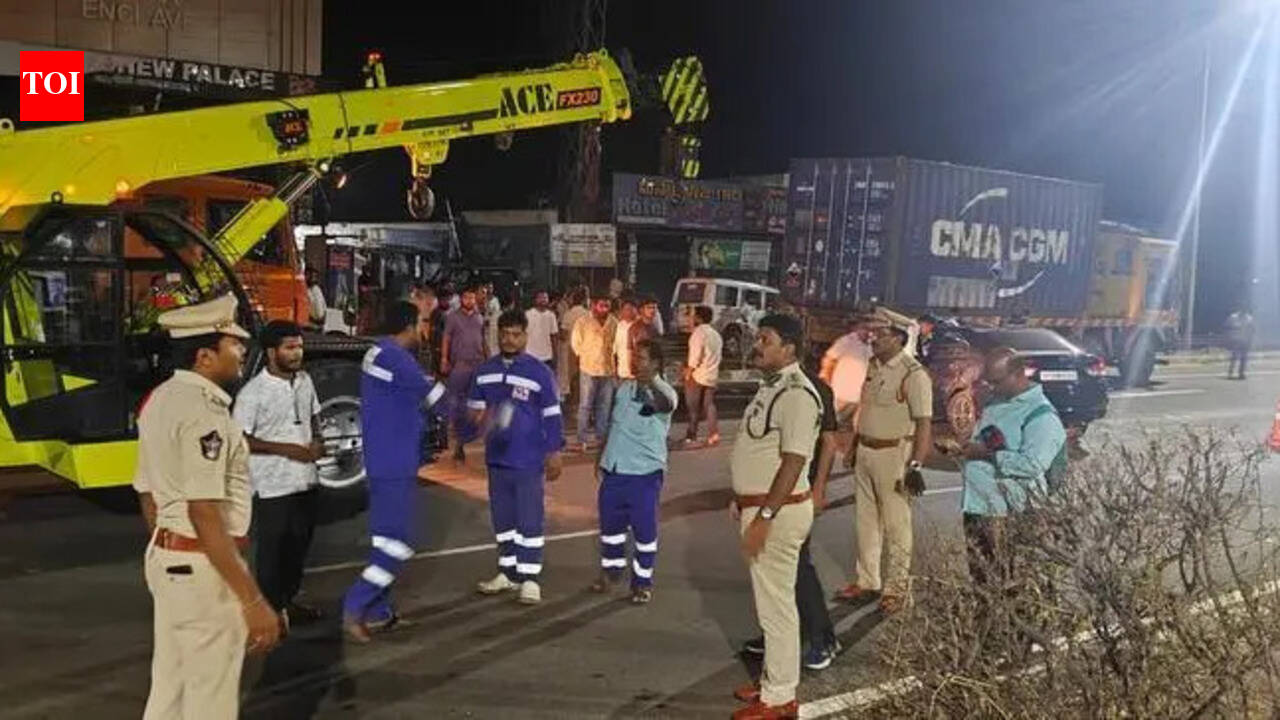4 killed as car rams pedestrians, truck on NH-16 in in Vizianagaram ...