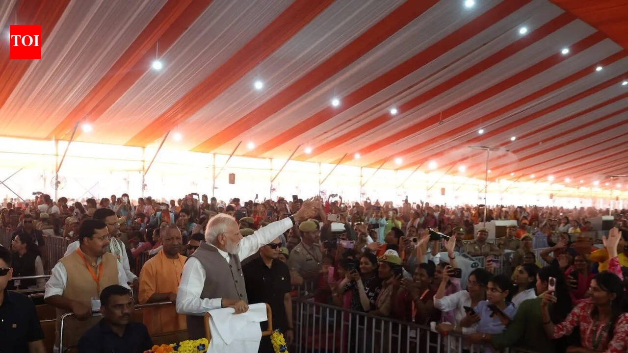 Rise of women threat to existence of Parivarvadi parties: PM