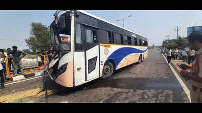 10 injured as speeding RTC bus rams into lorry in Telangana