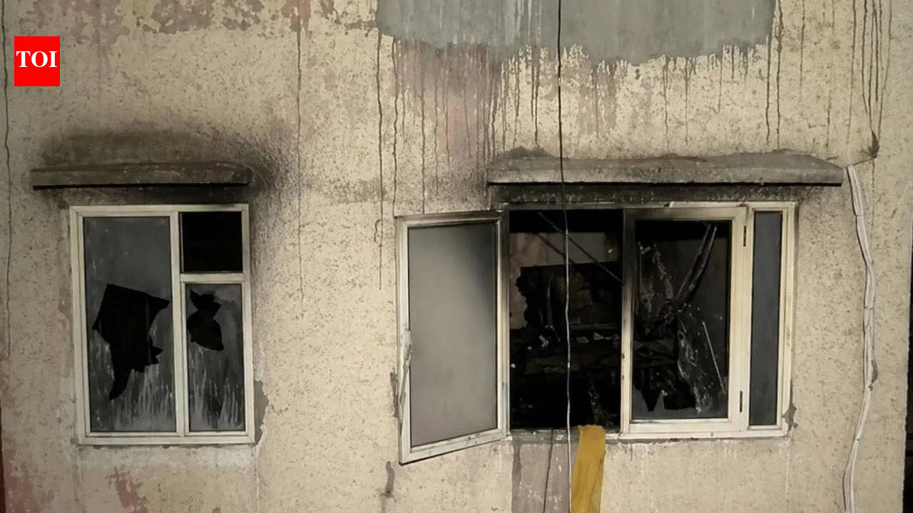 Differently-abled retired MCD worker dies trapped in Paharganj house fire