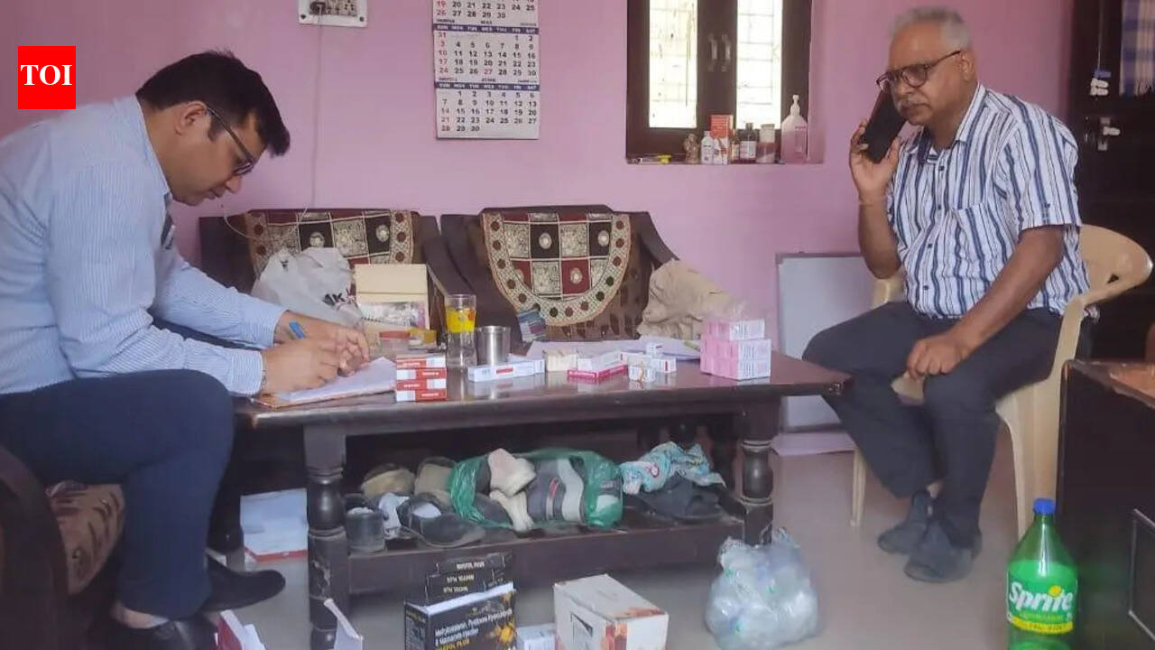 Quack caught in raid in Faridabad, medicines seized from home & clinic