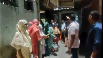 Cops raid brothels, nab 11 women, 3 men from Bangladesh