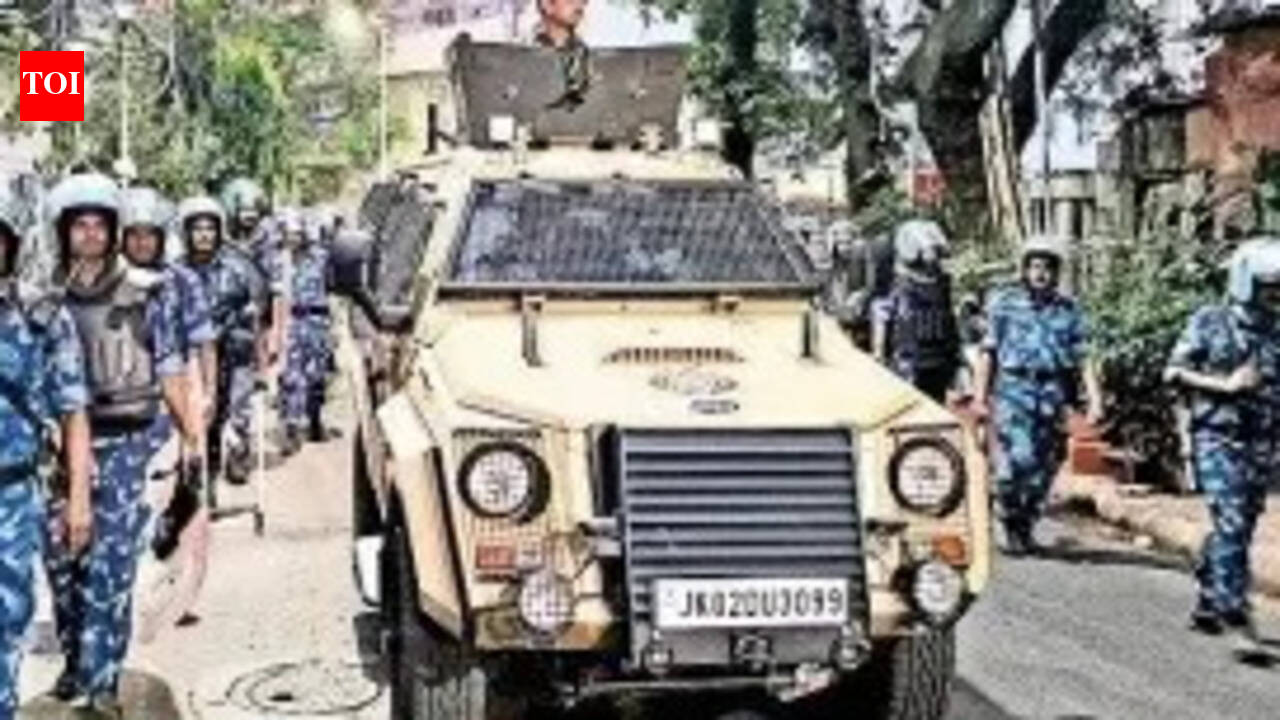 Bengal turns fortress for phase-II poll: 2.3 lakh CAPF & 38,297 state cops in place | India News – The Times of India