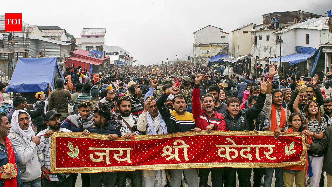 Crackers, risky reels: Kedarnath cops file FIRs on pilgrims