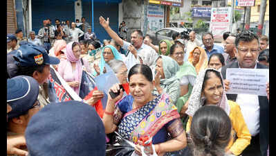 Activists protest during spl assembly session, demand justice in Rishikesh murder case