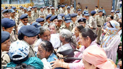 Activists protest during spl assembly session, demand justice in Rishikesh murder case
