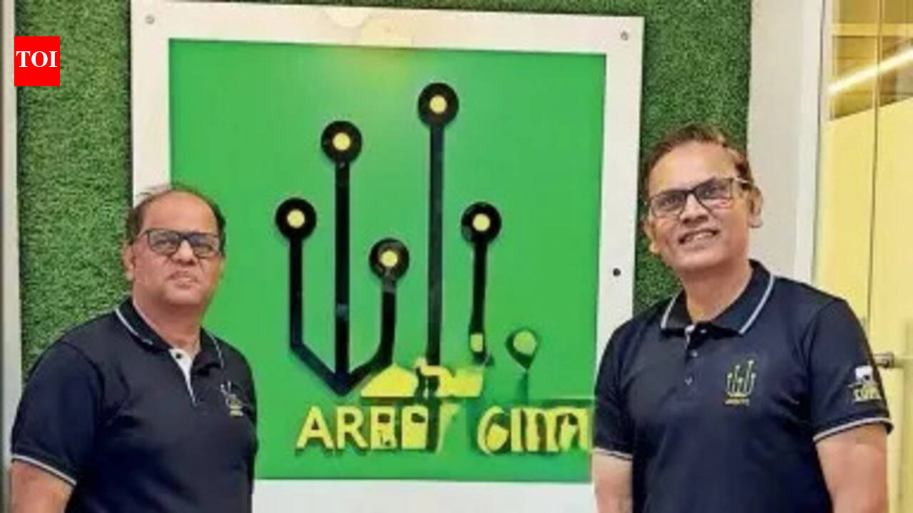 An AI cow-collar that’s helping raise yield for farmers, dairies