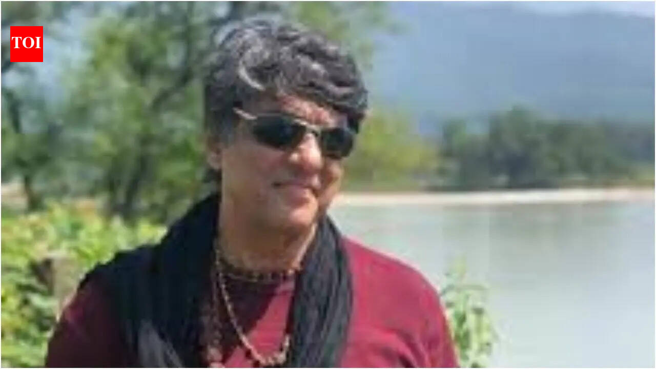 Mukesh Khanna 'can sign' 'Dhurandhar 2' Ranveer Singh for playing Kilvish and not ‘Shaktimaan’: 'Negativity hai face par'