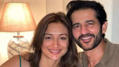 Hiten Tejwani celebrates 22 years of married life with 'beautiful' Gauri Pradhan