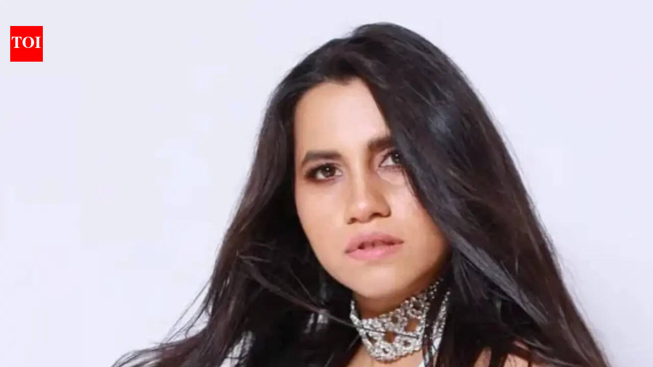 Nikhita Gandhi supports Maharashtra’s single window system; Says 'Concert permissions must be easier'