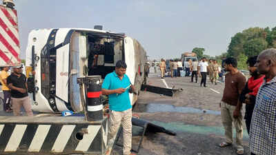60 injured as speeding luxury bus overturns on Purvanchal e-way