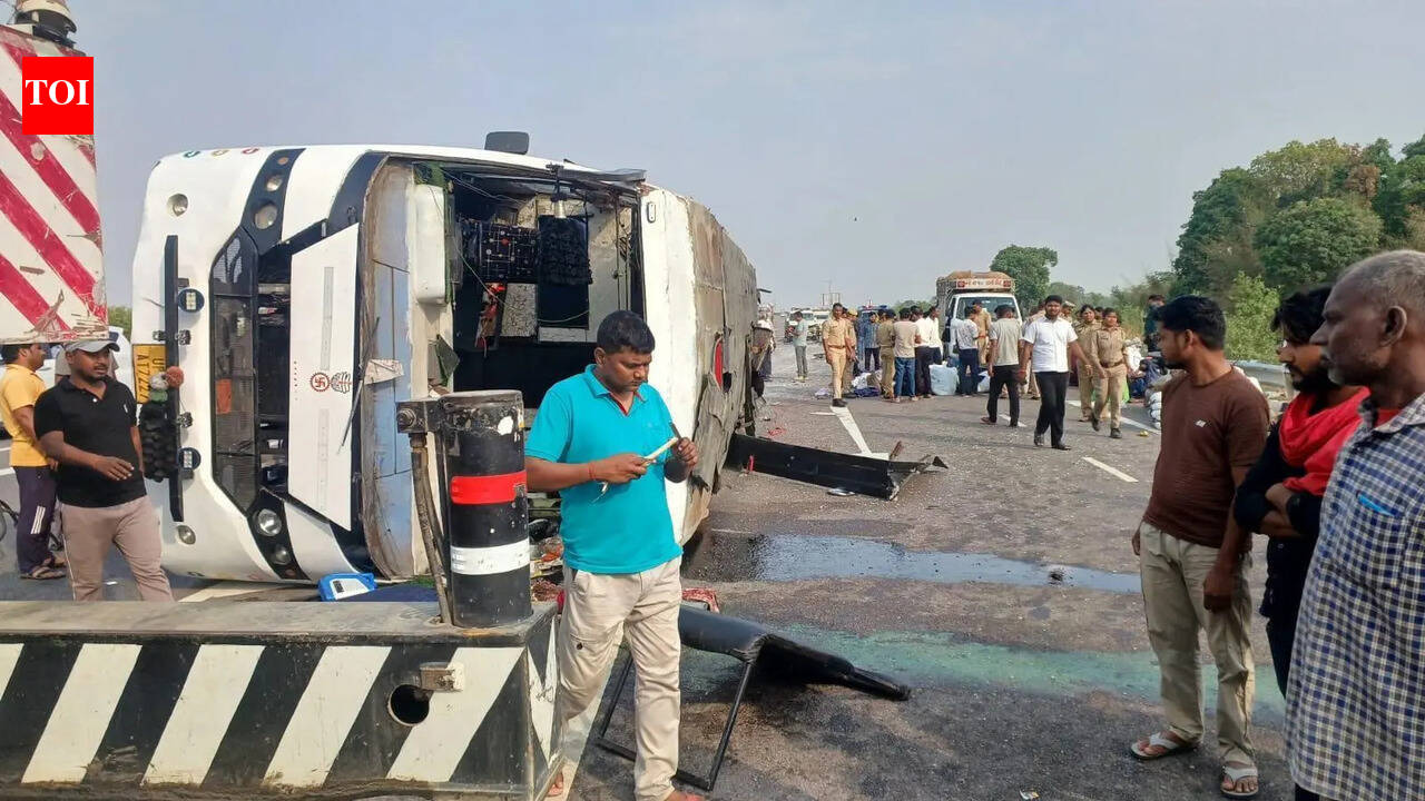 60 injured as speeding luxury bus overturns on Purvanchal e-way