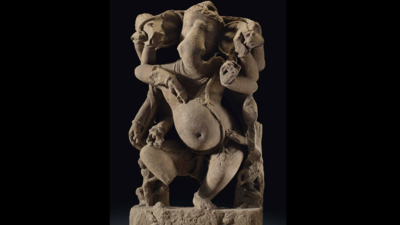 US restitutes 657 stolen antiquities to India