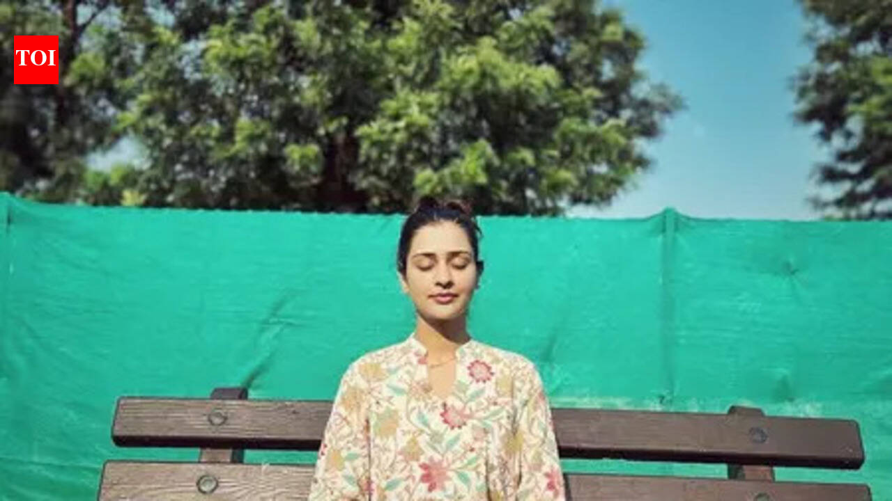 Payal Rajput breaks down recalling father’s cancer battle; opens up about her toughest phase