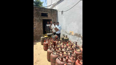 35 LPG cylinders seized during raid in Jaipur