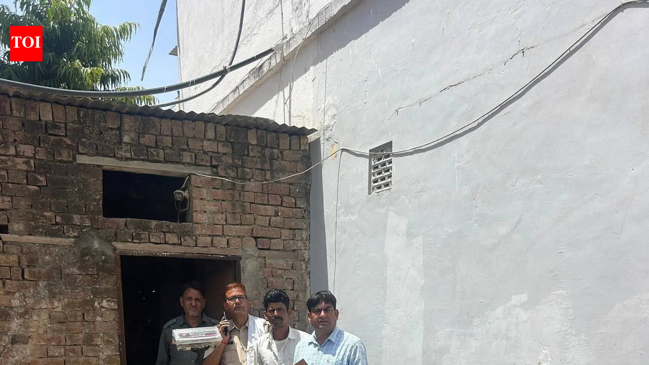 35 LPG cylinders seized during raid in Jaipur