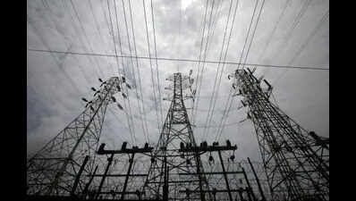 Driver narrowly escapes electrocution after dumper truck comes in contact with overhead wire in Navi Mumbai