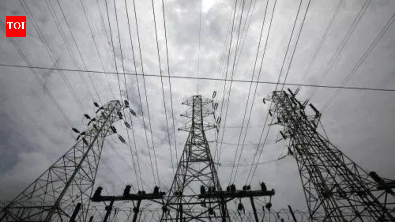 Driver narrowly escapes electrocution after dumper truck comes in contact with overhead wire in Navi Mumbai