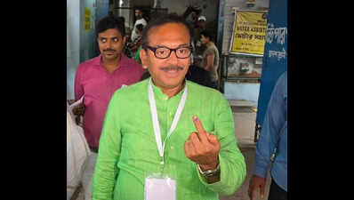 A game of chess, a vote with the family: Netas’ poll-day playbook
