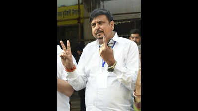 A game of chess, a vote with the family: Netas’ poll-day playbook