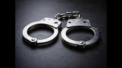Crime branch busts two fake cell centres, 18 held