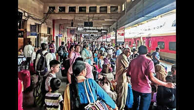 Train movement returns to normal in Pune, derailment probe report could take a month
