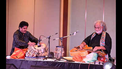 Audience says ‘aaj jaane ki zid na karo’ as Mohan’s Veena casts a spell