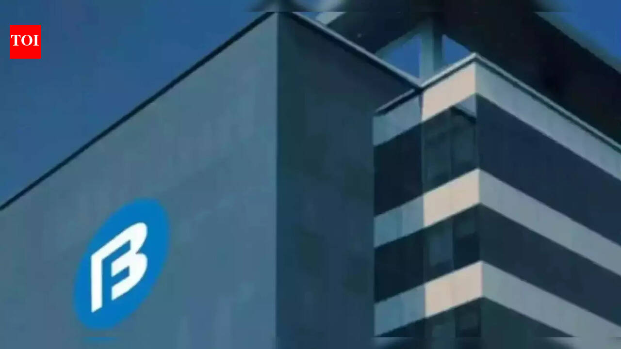 Bajaj Finance net rises 22% to 5,500 crore