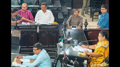 No holiday on day after poll for MLA-hopefuls across constituencies