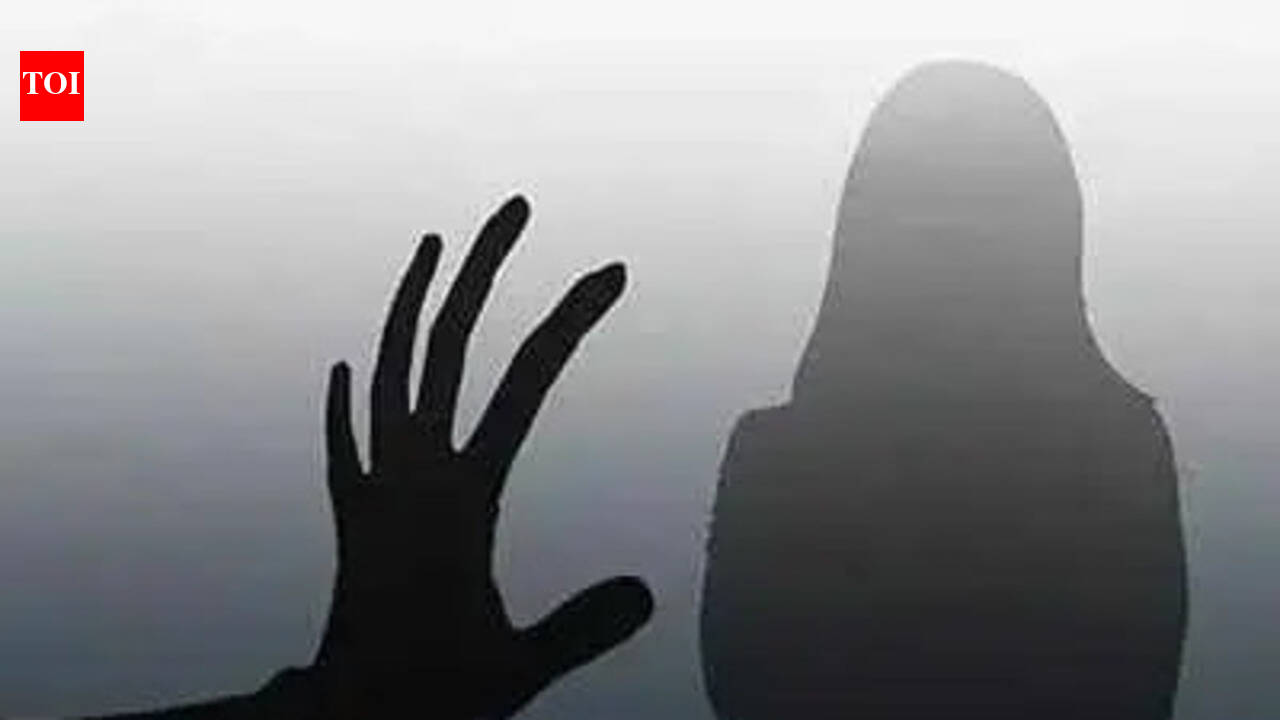 2 senior edu dept officials, PT teacher held for woman’s sexual harassment