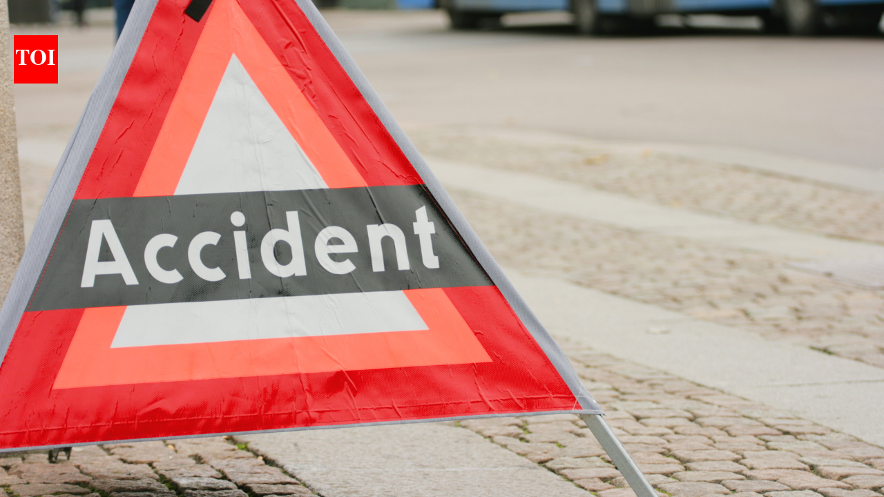 Hit by car, delivery agent dies after falling from flyover in Delhi