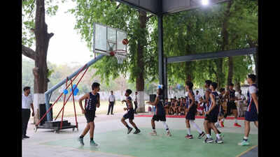 B D Public School defeats SMHS 31-20, lifts basketball trophy