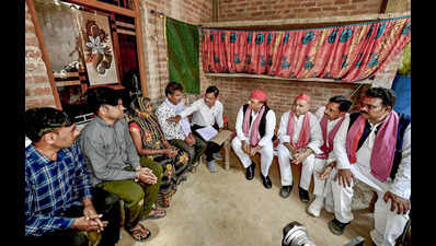 Akhilesh demands CBI probe into Hardoi woman’s murder, seeks action against erring cops