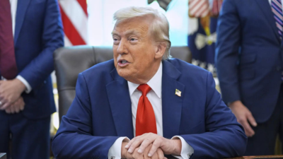 'Don't want to look 20 pounds heavier': Trump jabs reports of wearing bulletproof vest during White House dinner attack