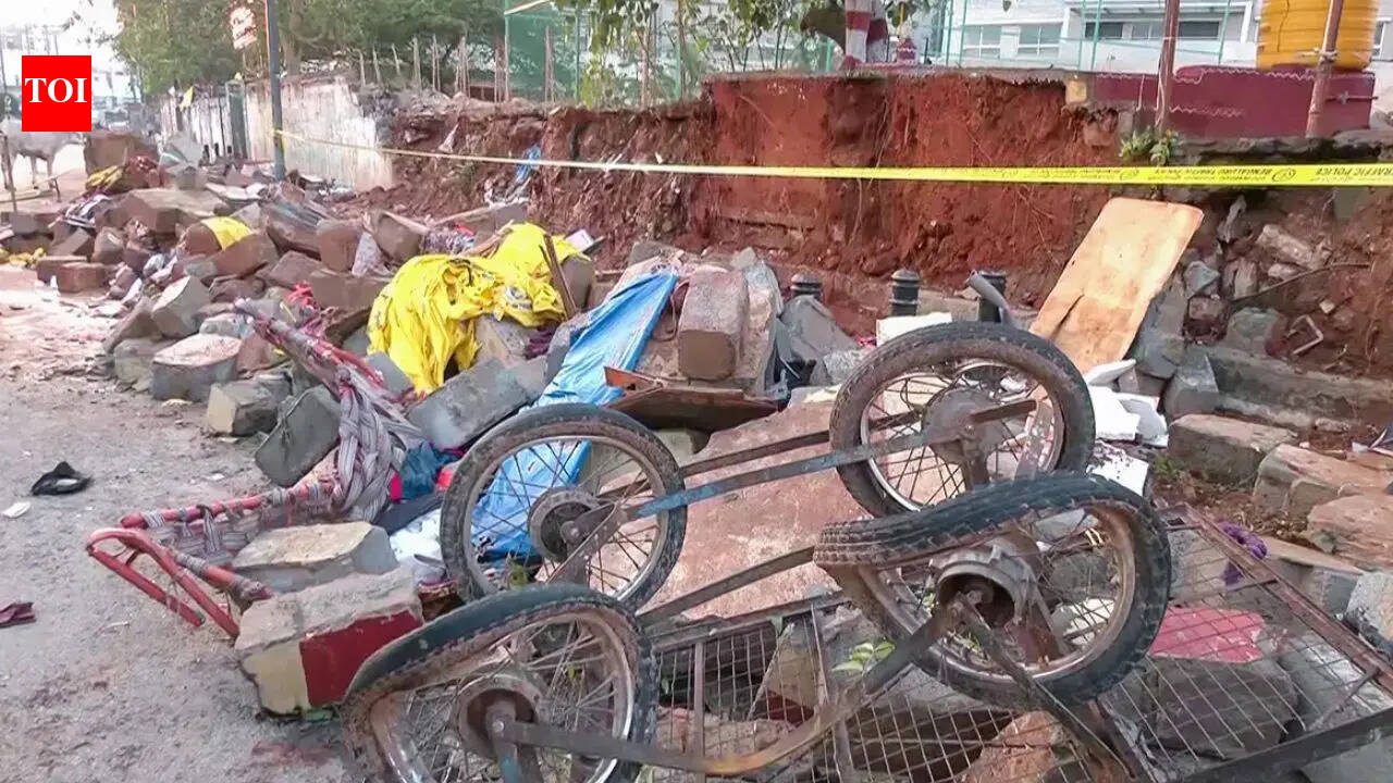 Wall collapse: Karnataka CM Siddaramaiah suspends engineer, orders notice to hospital