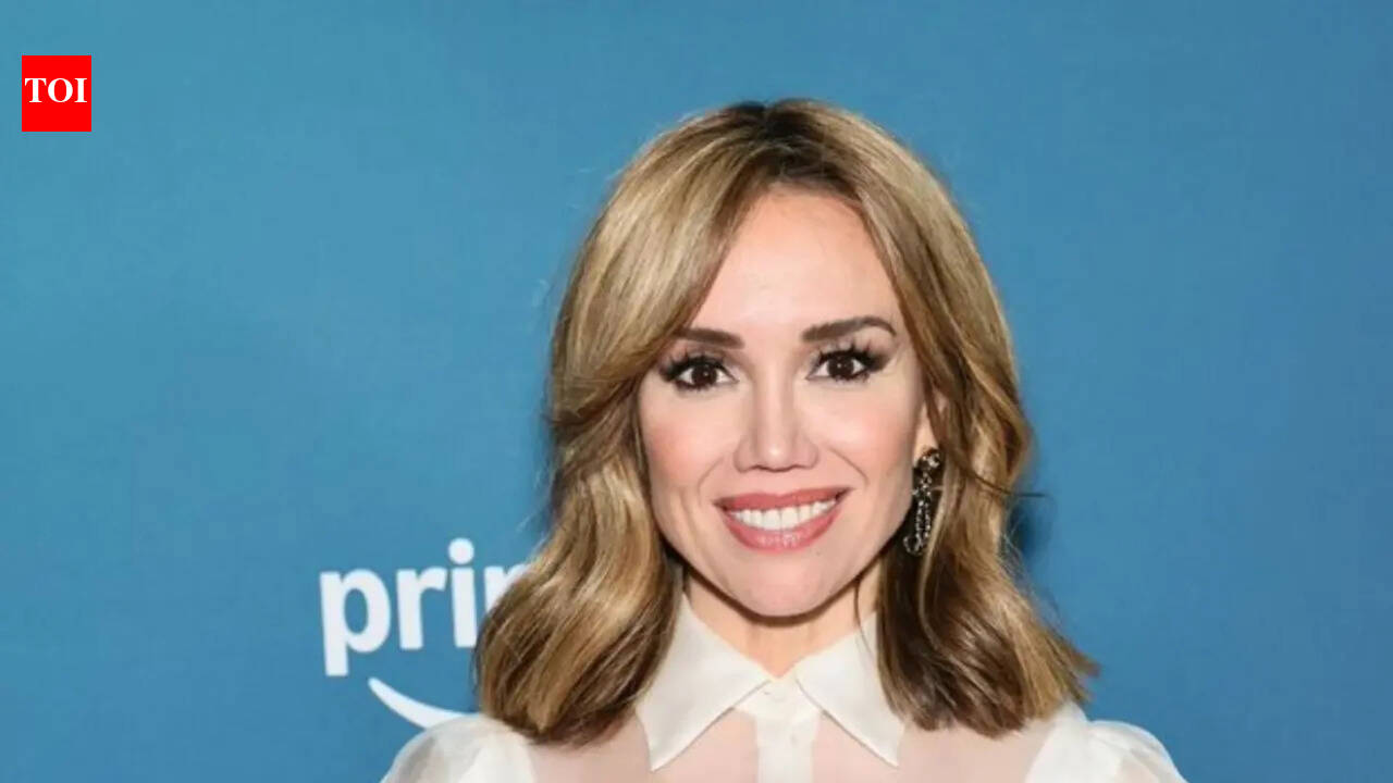 'Open House' star Sara Gore shares breast cancer diagnosis: 'I'm going to be stepping away for treatment and surgery'