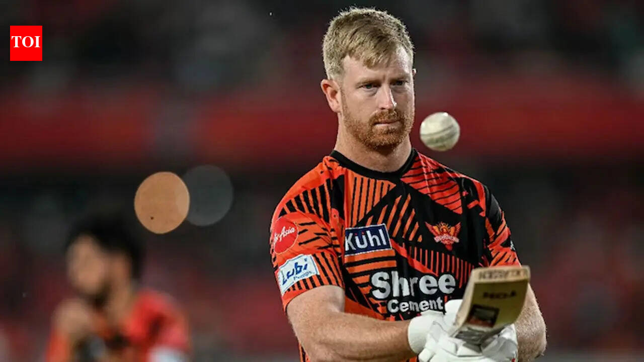 'You'll be on the floor!' Furious Klaasen loses cool as fan films his family