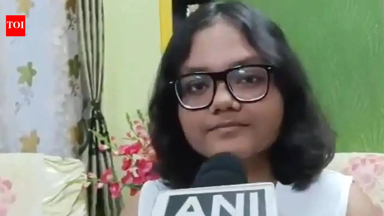 2 marks less in Class 10, 100% in Class 12: ISC topper Anushka Ghosh turns her ICSE miss into perfect score