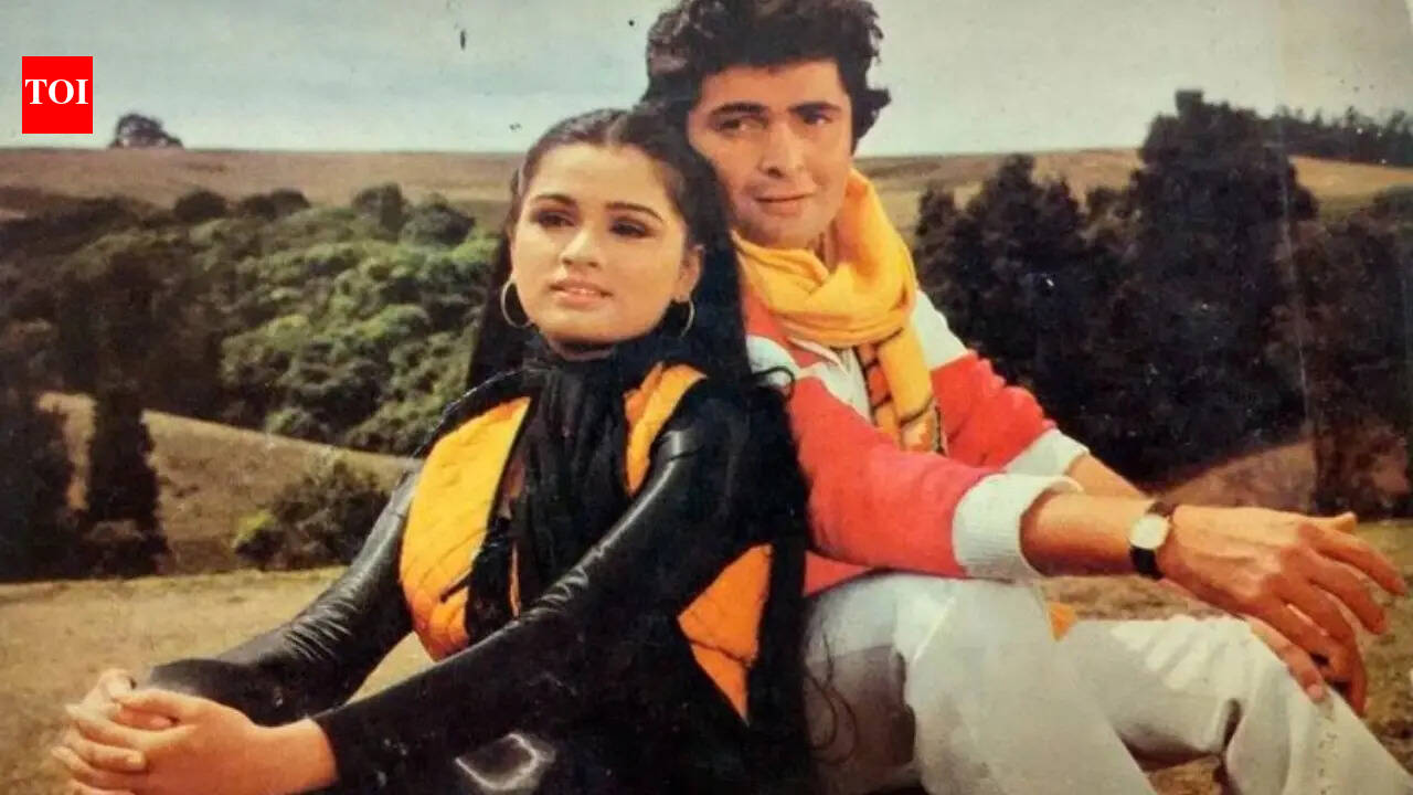 'POV You are missing Rishi Kapoor': Padmini Kolhapure pays tribute to Rishi Kapoor on his death anniversary - Watch