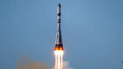 Russia test launches Soyuz-5 rocket with ‘world’s most powerful liquid-fuelled engine’, 17-tonne payload capacity – The Times of India