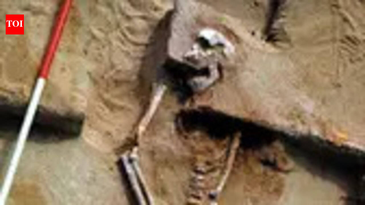 In 1968, Jim Bowler saw burnt bones in a sand dune and found the world’s oldest ritual