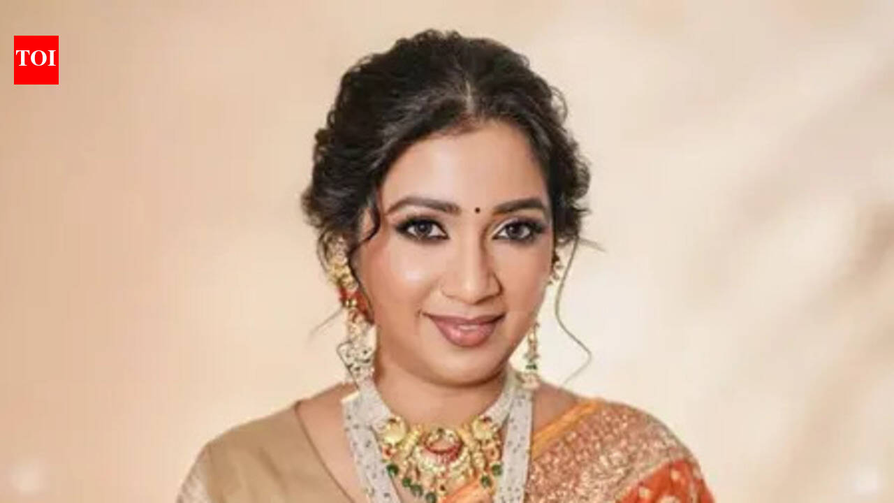 Shreya Ghoshal says it's imperative for singers to nurture composer in them to justice to songs