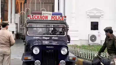 UP property dealer falls from 11th floor, dies