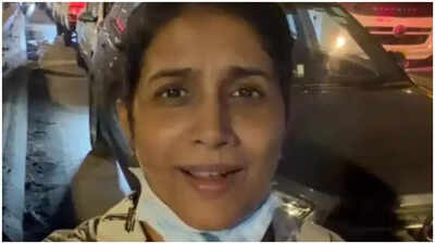 Sonali Kulkarni shares 'scary' experience of being stranded for 5 hours on Mumbai-Pune route