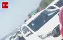 Massive traffic jam hits Mumbai&ndash;Pune Expressway on Maharashtra Day