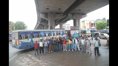 Punjab transport workers announce strike calendar, demand release of jailed colleagues