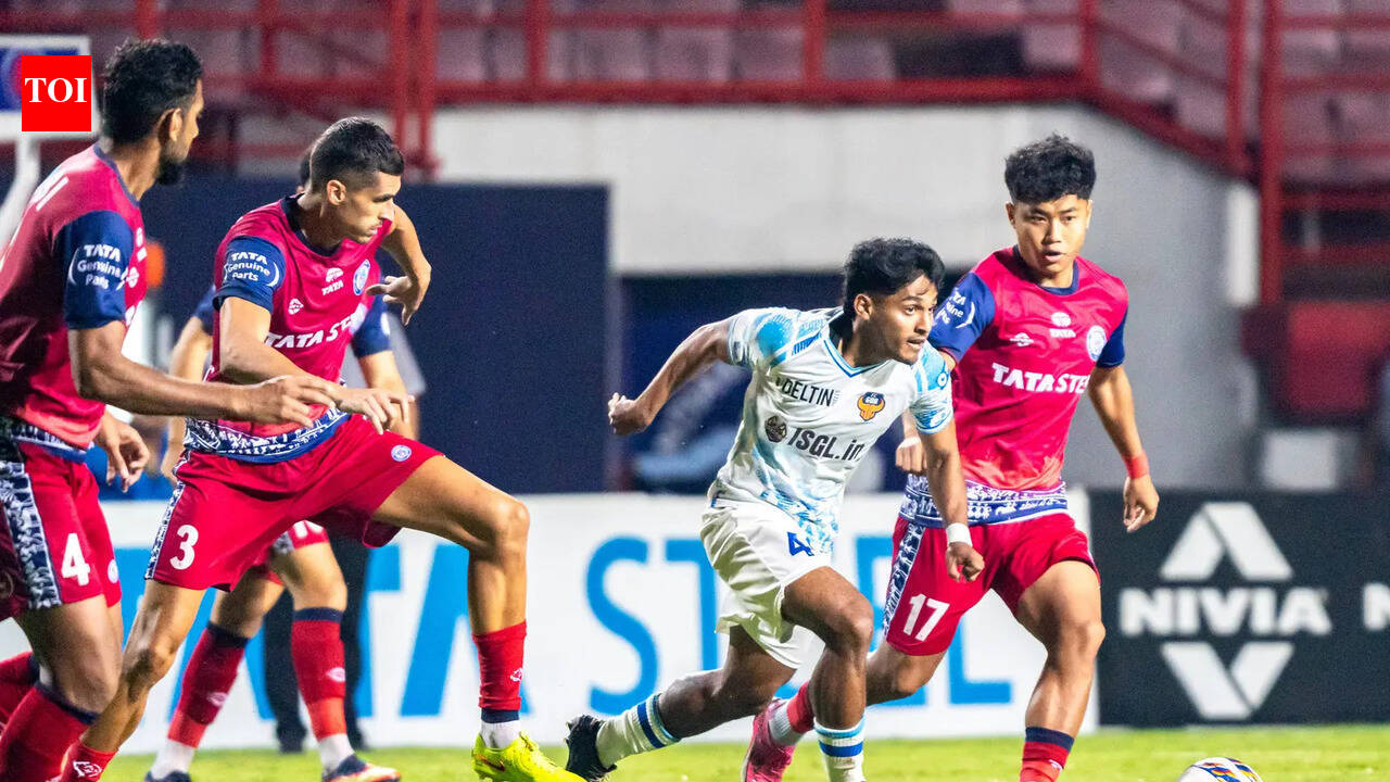 Never seen a clearer red card, referees cannot improve: Manolo Marquez