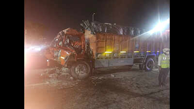 3 die as truck crashes into another parked on NH8 flyover
