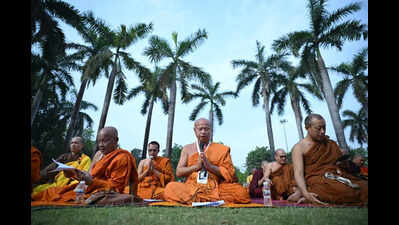 Sarnath attracts over a lakh pilgrims on Buddha Purnima