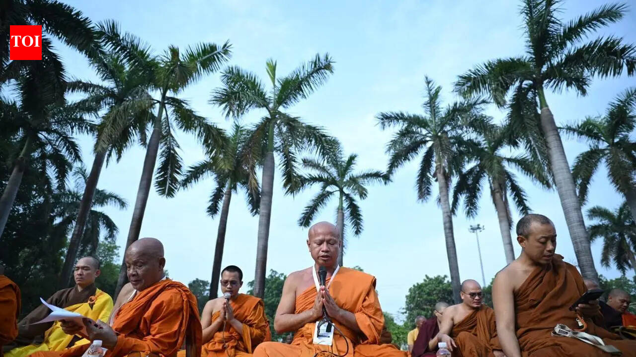 Sarnath attracts over a lakh pilgrims on Buddha Purnima